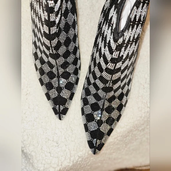 Stylish Black and Silver Checkered Women's Boots - Picture 4 of 7